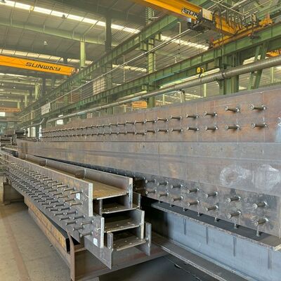 EN1090 Qualified Customized Welded H Beam with Shear Studs for Composite Steel Structure