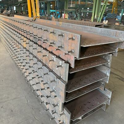 EN1090 Qualified Customized Welded H Beam with Shear Studs for Composite Steel Structure
